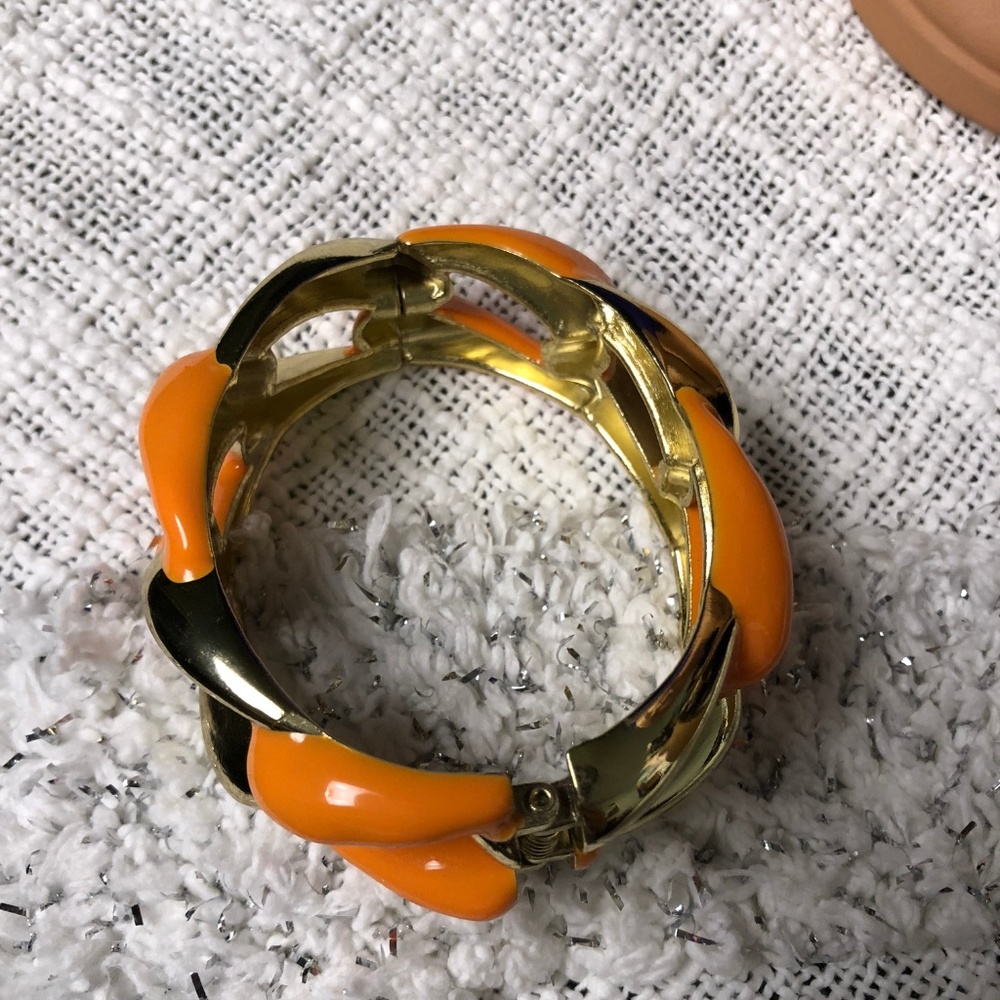Chunky Gold and orange Chain link clamper‎ bracelet - Picture 6 of 6